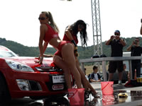 bikini model car wash lavado de carros camiseta mojada